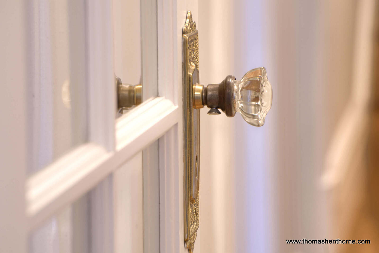 2 Foothill Road San Anselmo 49 close up ofvintage glass door knob