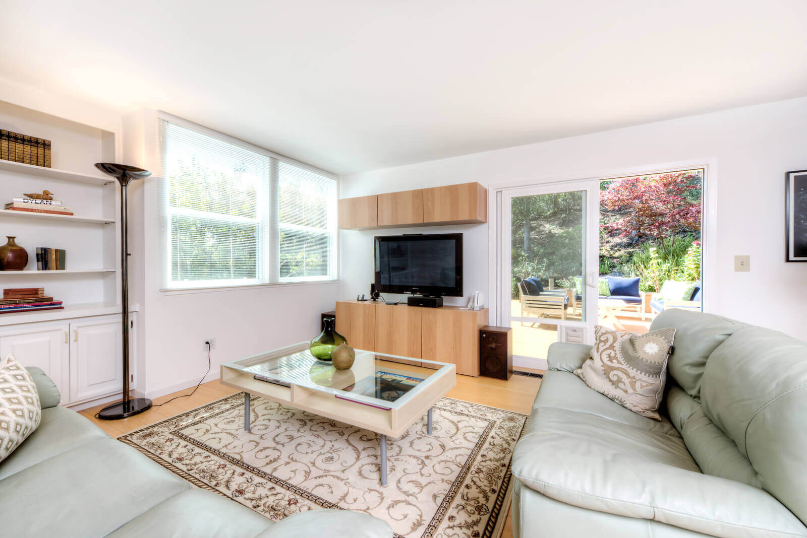 104-wimbledon-way-san-rafael-25 Den with sofas