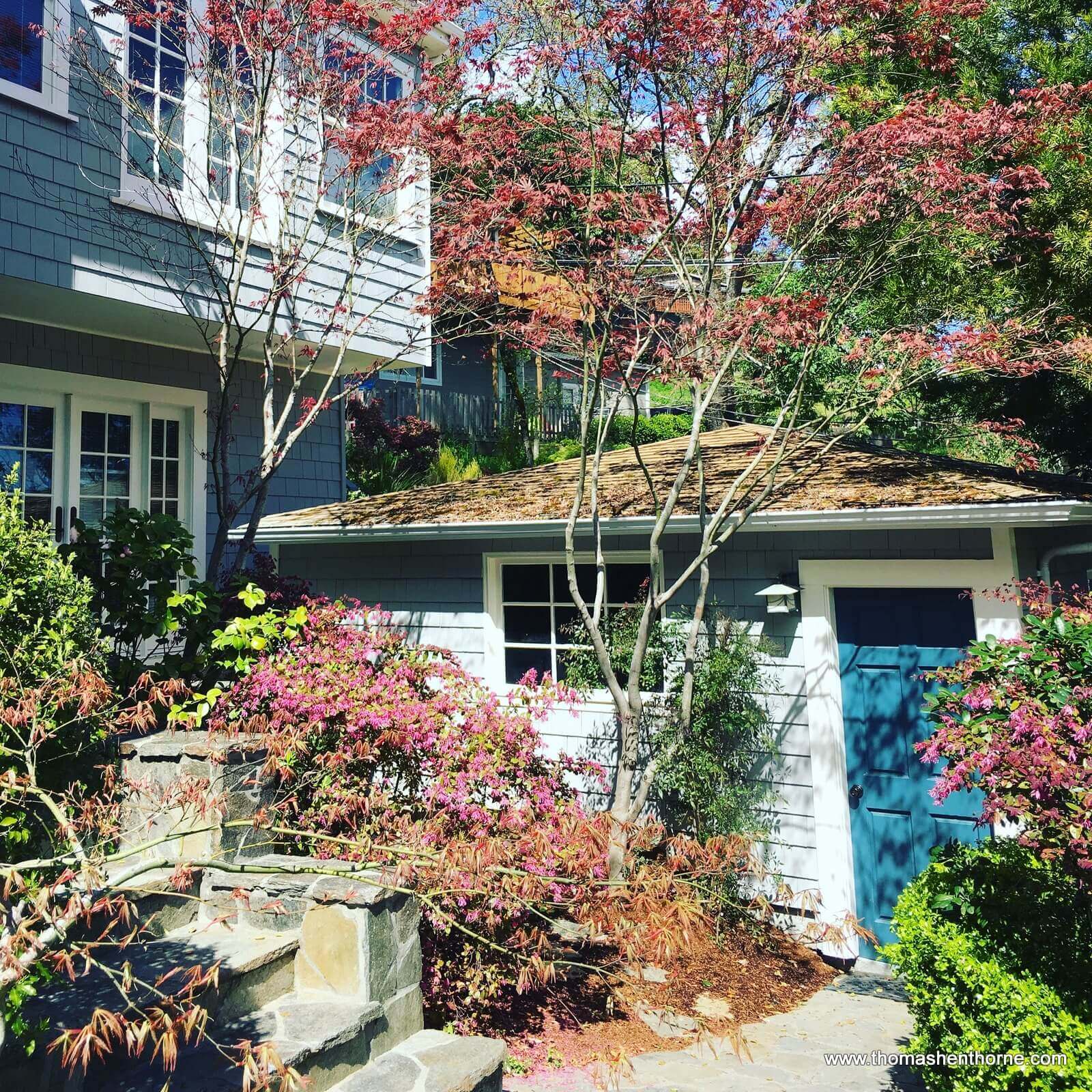 2 Foothill Road San Anselmo garage and front steps