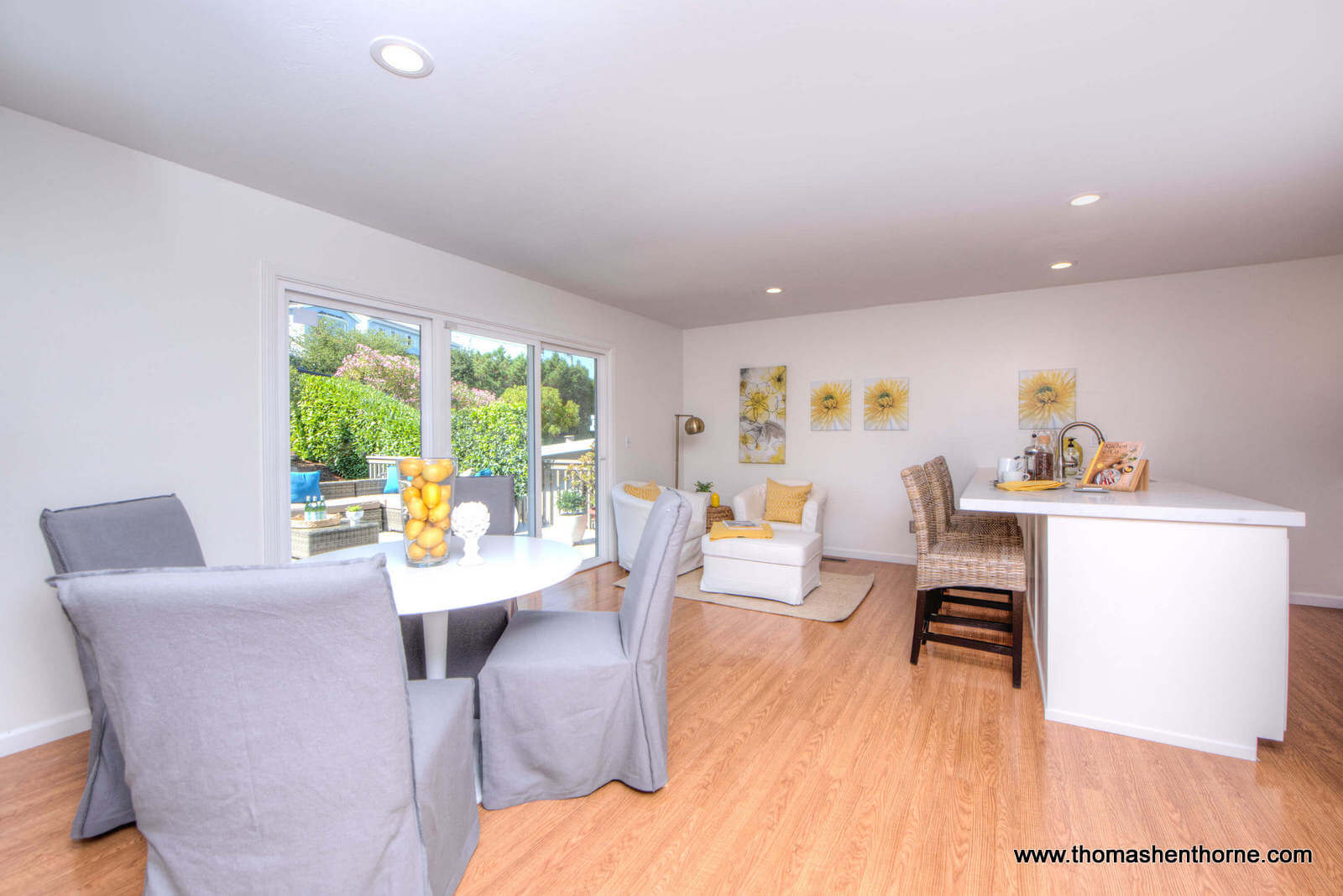 36 Tampa Drive San Rafael -- 11 Seating area in kitchen