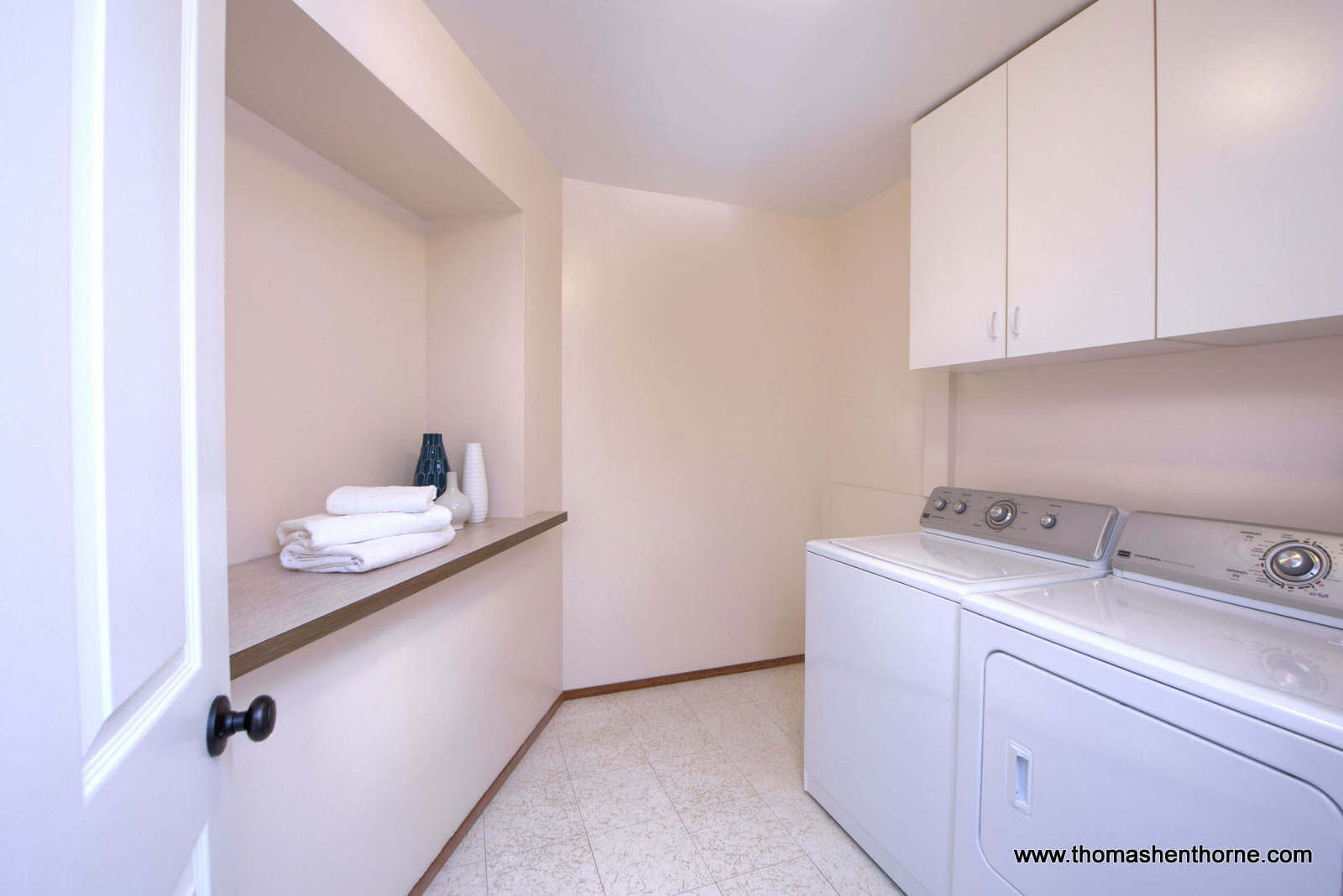36 Tampa Drive San Rafael -- 28 laundry room
