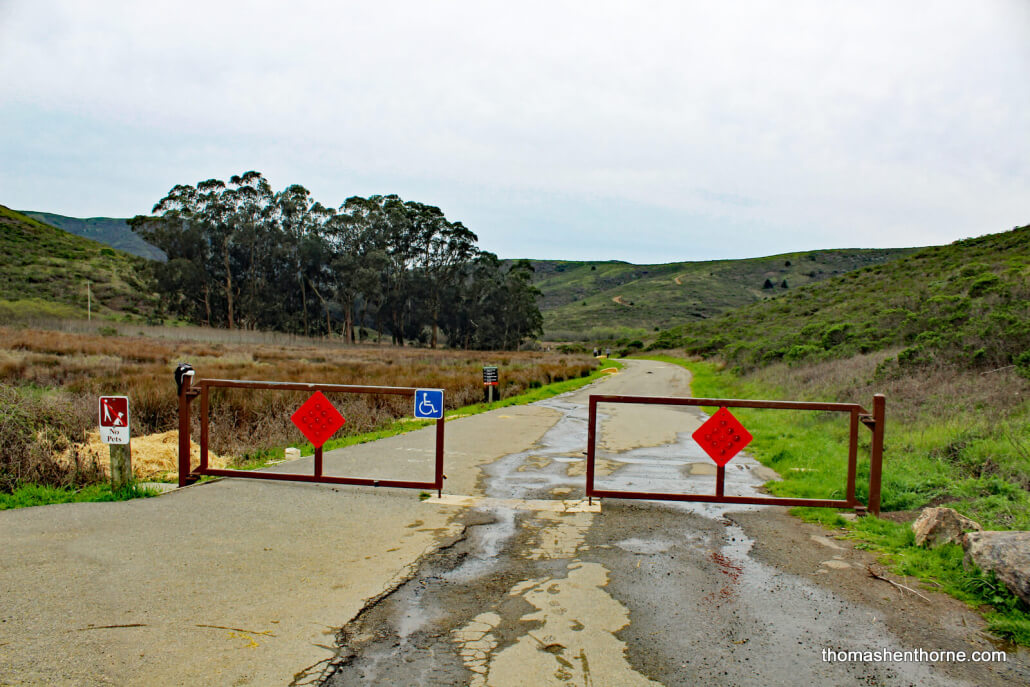 Tennessee Valley Hike 001 Tennessee Valley Hike Trailhead in Parking Lot