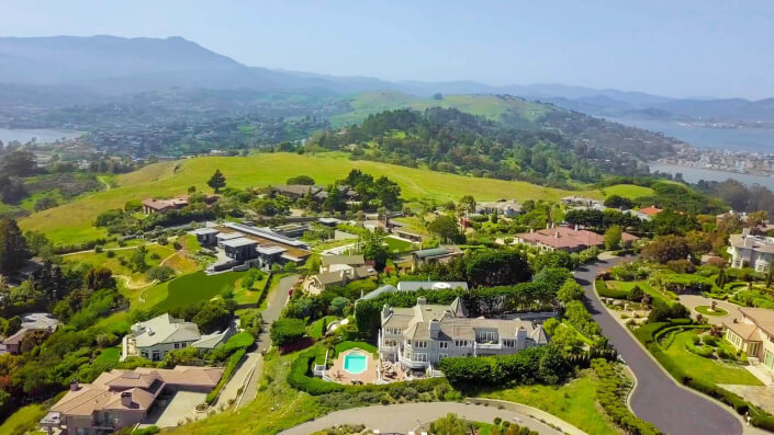 Aerial view of 190 Gilmartin Drive in Tiburon, California