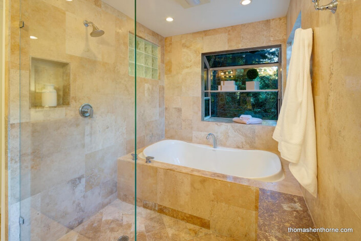 soaking tub