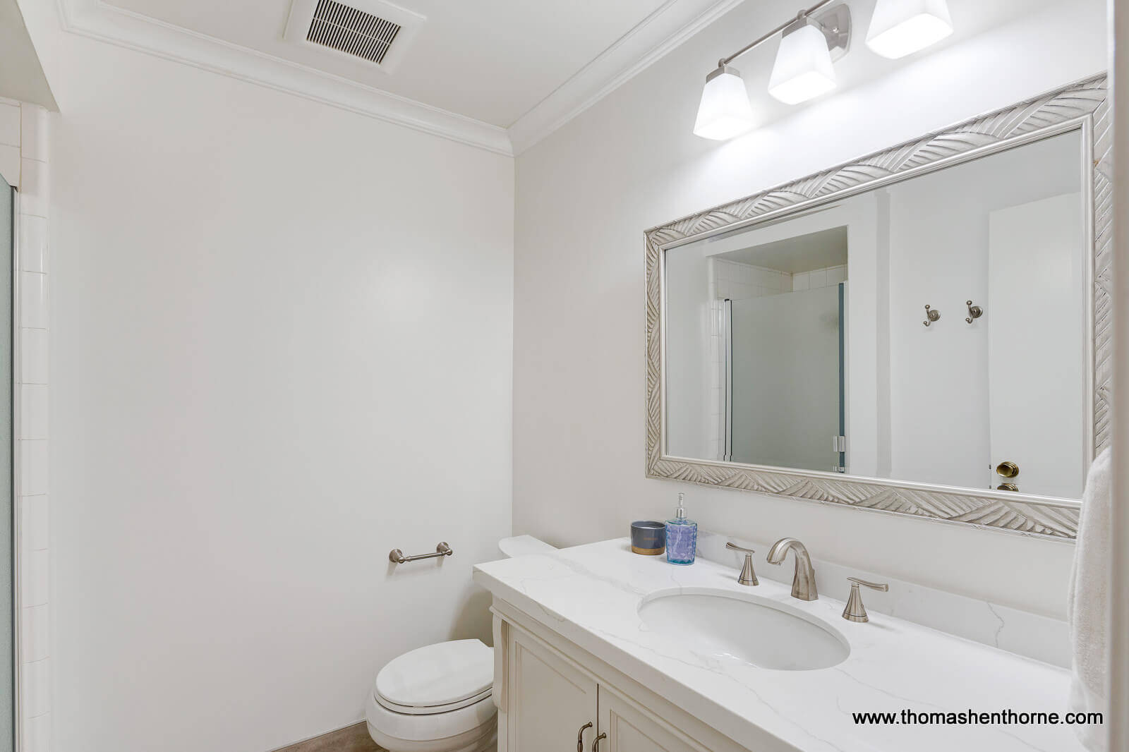 1932-Las-Gallinas-Ave-San-Rafael 17 of 64 bathroom