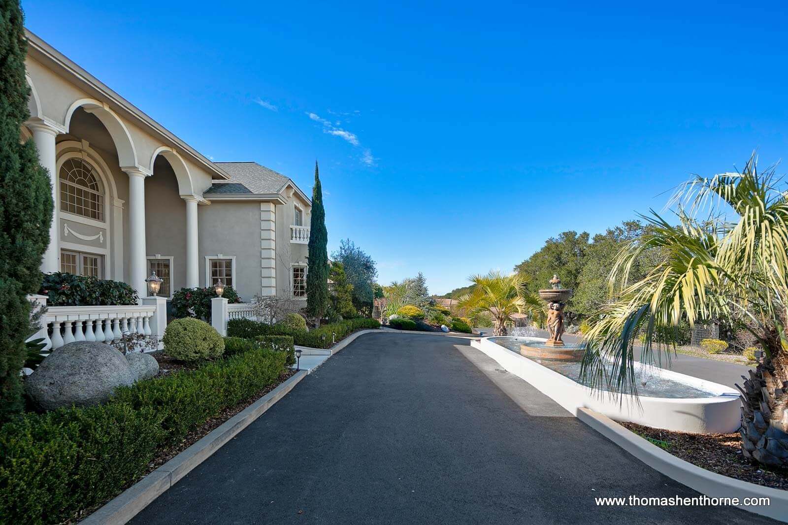 1100-Cabro-Ridge-Novato 08 of 158 front driveway
