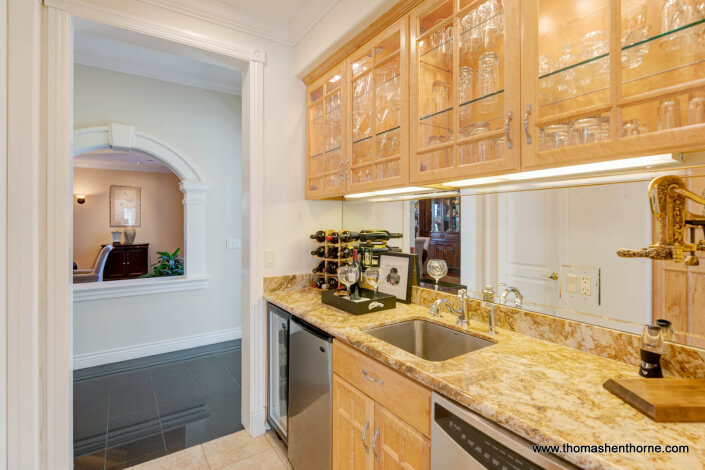 1100-Cabro-Ridge-Novato 75 of 158 butler's pantry