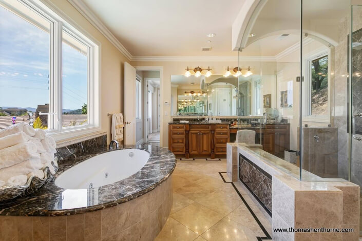 luxury bathroom
