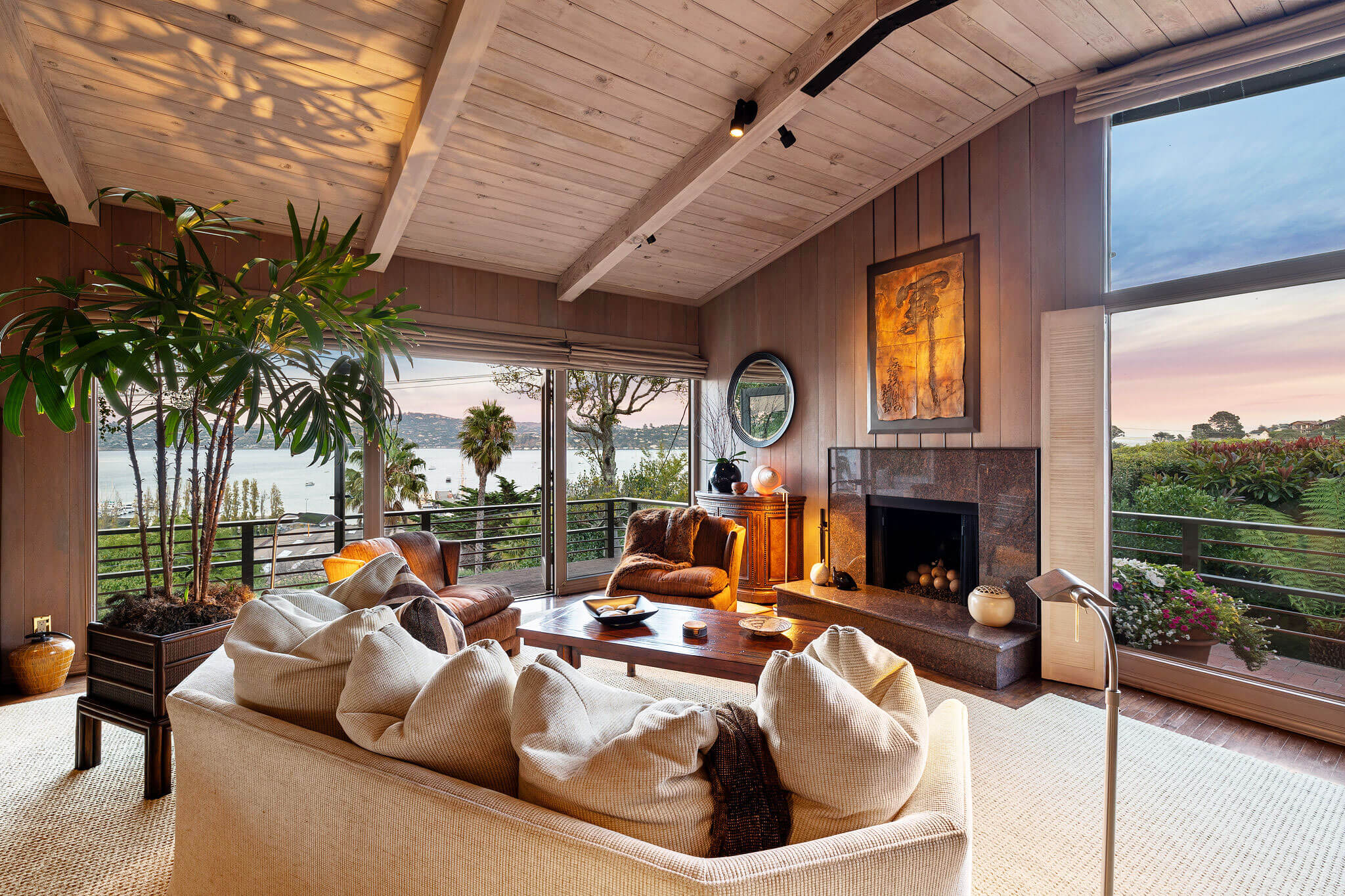 40 Rodeo Avenue Sausalito living room