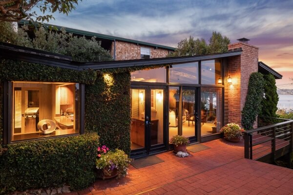 40 Rodeo Avenue Sausalito entrance at twilight