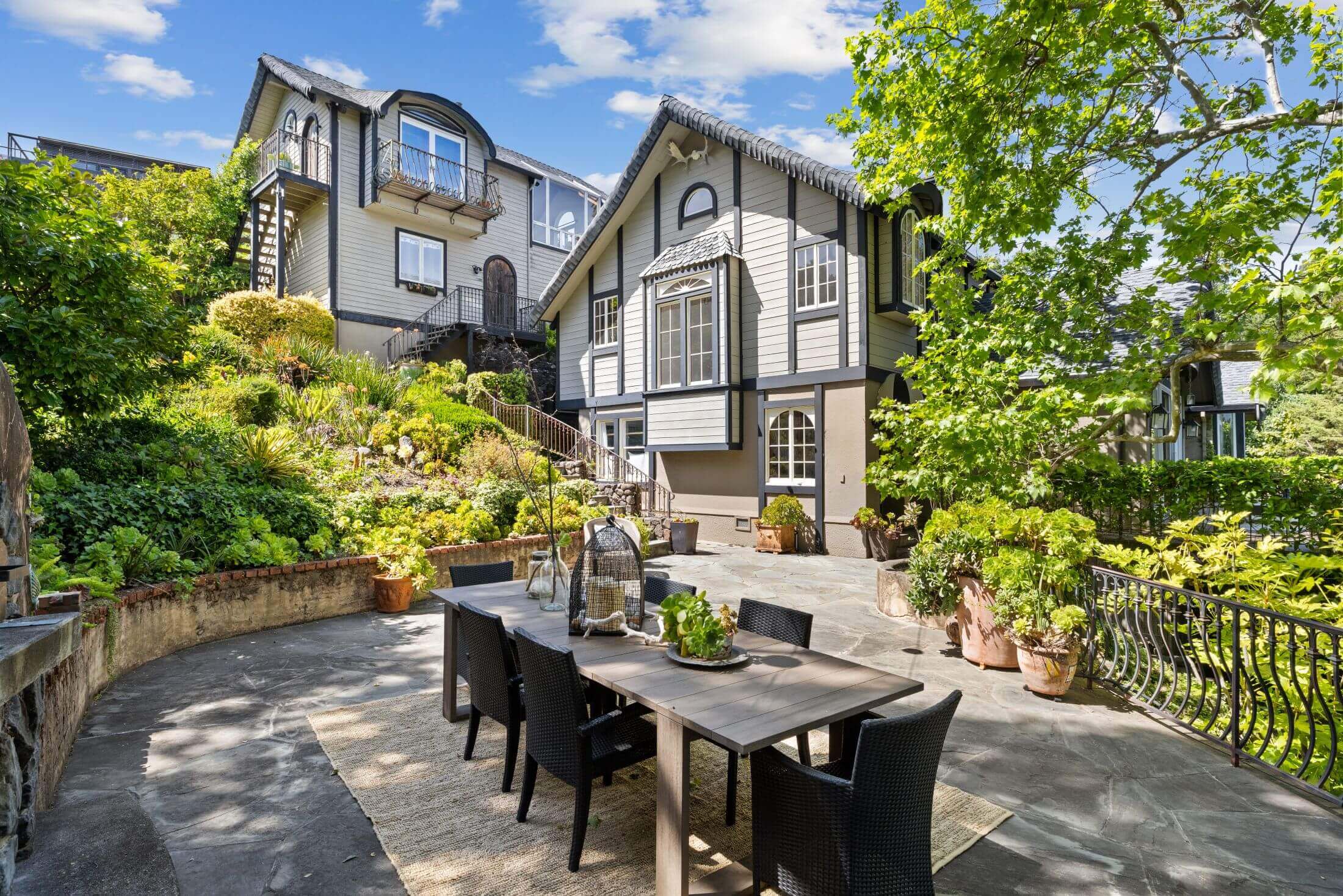 16 Sunny Drive in San Anselmo