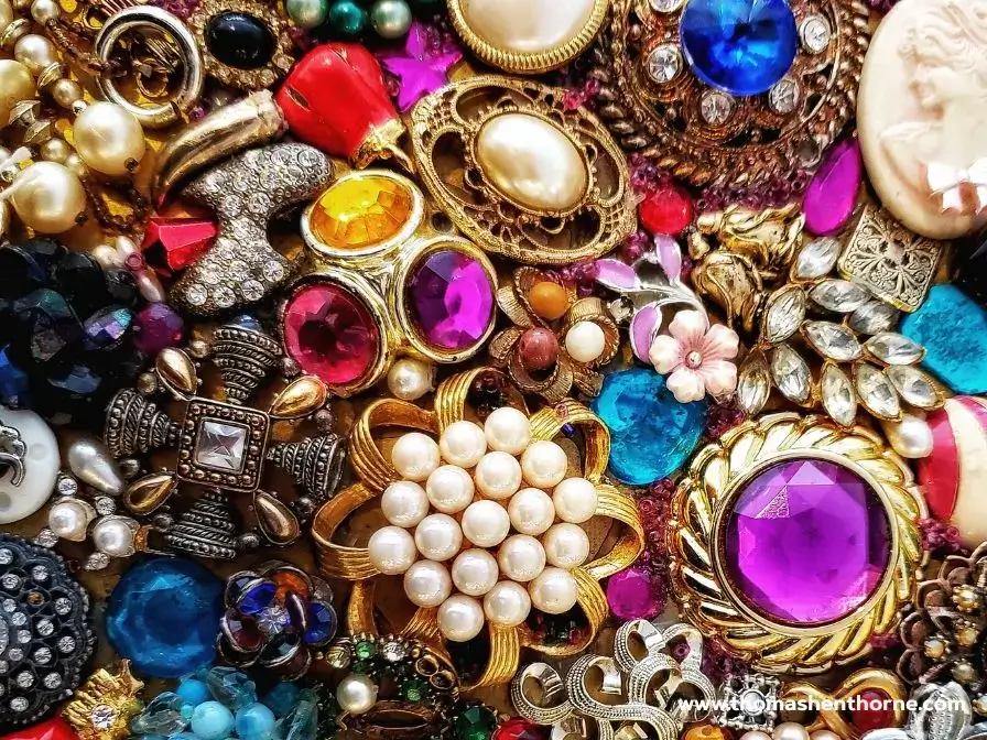 assortment of jewelry